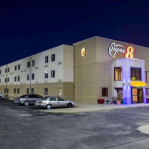 Super 8 By Wyndham Wichita North